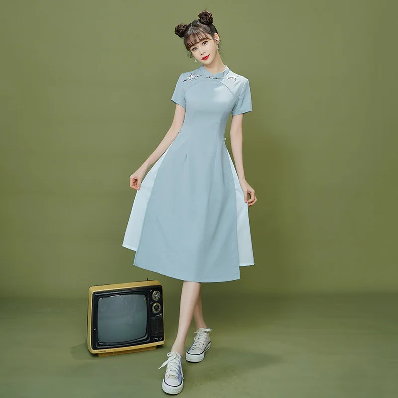 Blue Embroidery Cheongsam Improved Vintage A-Line Dress Slim-fit Women Chinese Style Short Sleeve Qipao S To XXL
Blue Embroidery Cheongsam Improved Vintage A-Line Dress Slim-fit Women Chinese Style Short Sleeve Qipao S To XXL