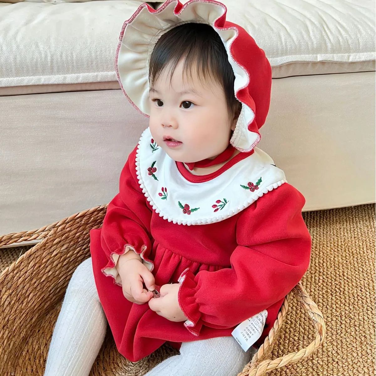 New Ins Children's Clothing Jumpsuit for 2025, Autumn Countryside Style Crawling Suit, Red Newborn New Year Baby Suit
New Ins Children's Clothing Jumpsuit for 2025, Autumn Countryside Style Crawling Suit, Red Newborn New Year Baby Suit