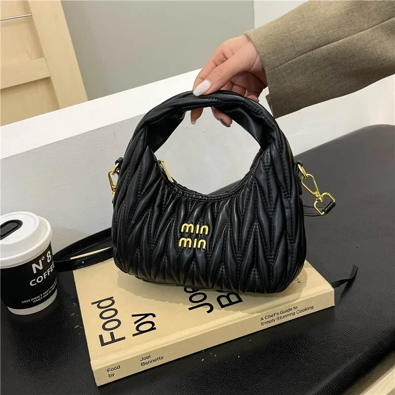 Trendy Elegant Diaper Bags For Women Large Capacity Leather Handbag Minimalist Vintage Simple Luxury Stylish Casual
Trendy Elegant Diaper Bags For Women Large Capacity Leather Handbag Minimalist Vintage Simple Luxury Stylish Casual