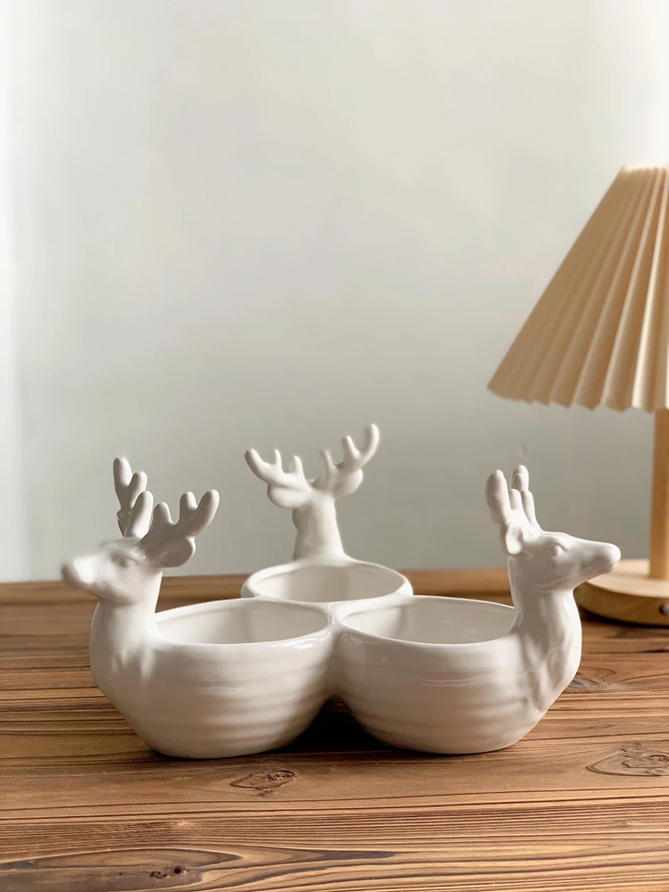 Three Compartment Deer Head Nut Lattice Bowl Family Sauce Small Plate Personalized Fruit Plate for Kids Desktop Organizer
Three Compartment Deer Head Nut Lattice Bowl Family Sauce Small Plate Personalized Fruit Plate for Kids Desktop Organizer