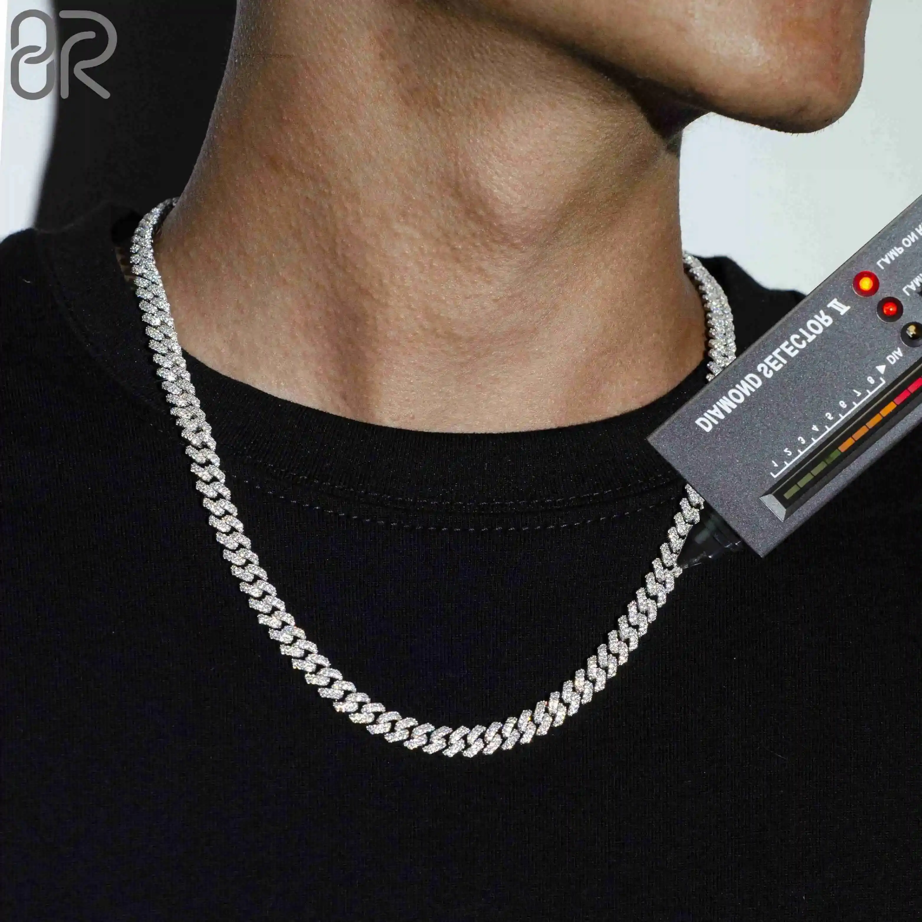 Кубинское ожерелье с муассанитом 6 мм 18 дюймов VVS, быстрая доставка, ледяная цепочка из стерлингового серебра 925 пробы, ювелирные изделия в стиле хип-хоп
Кубинское ожерелье с муассанитом 6 мм 18 дюймов VVS, быстрая доставка, ледяная цепочка из стерлингового серебра 925 пробы, ювелирные изделия в стиле хип-хоп