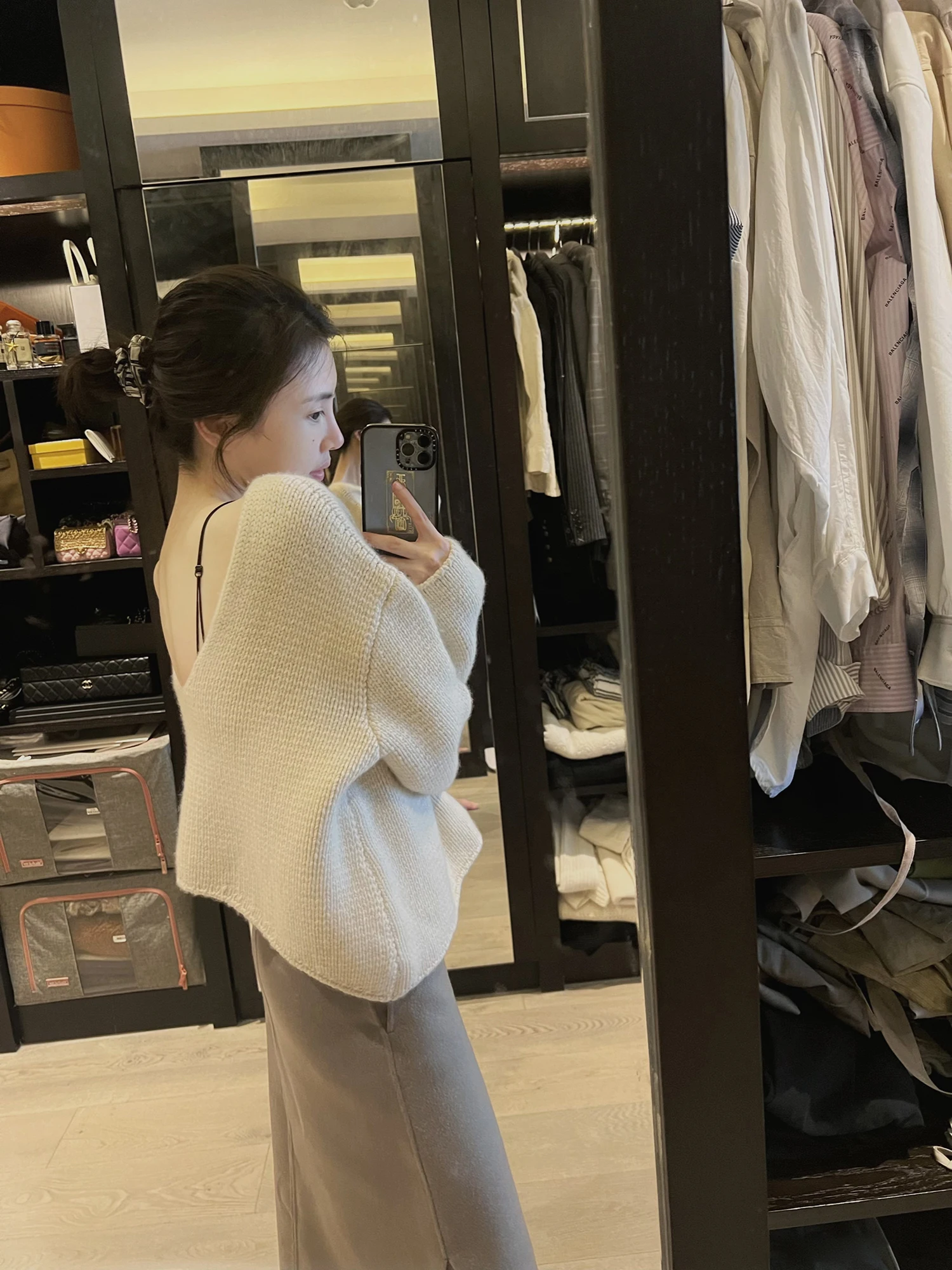 Свитер Lazin Deep U Ne Camere из двусторонней козьей шерсти Alaan, комфортный, свободного кроя, с круглым вырезом, укороченный, из чистой шерсти.
Свитер Lazin Deep U Ne Camere из двусторонней козьей шерсти Alaan, комфортный, свободного кроя, с круглым вырезом, укороченный, из чистой шерсти.