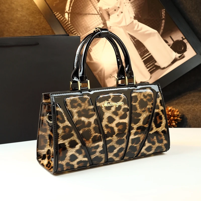 2025 New Patent Leather Women Handbag Lady Single Shoulder Crossbody Bag All-match Portable Boston Bags
2025 New Patent Leather Women Handbag Lady Single Shoulder Crossbody Bag All-match Portable Boston Bags