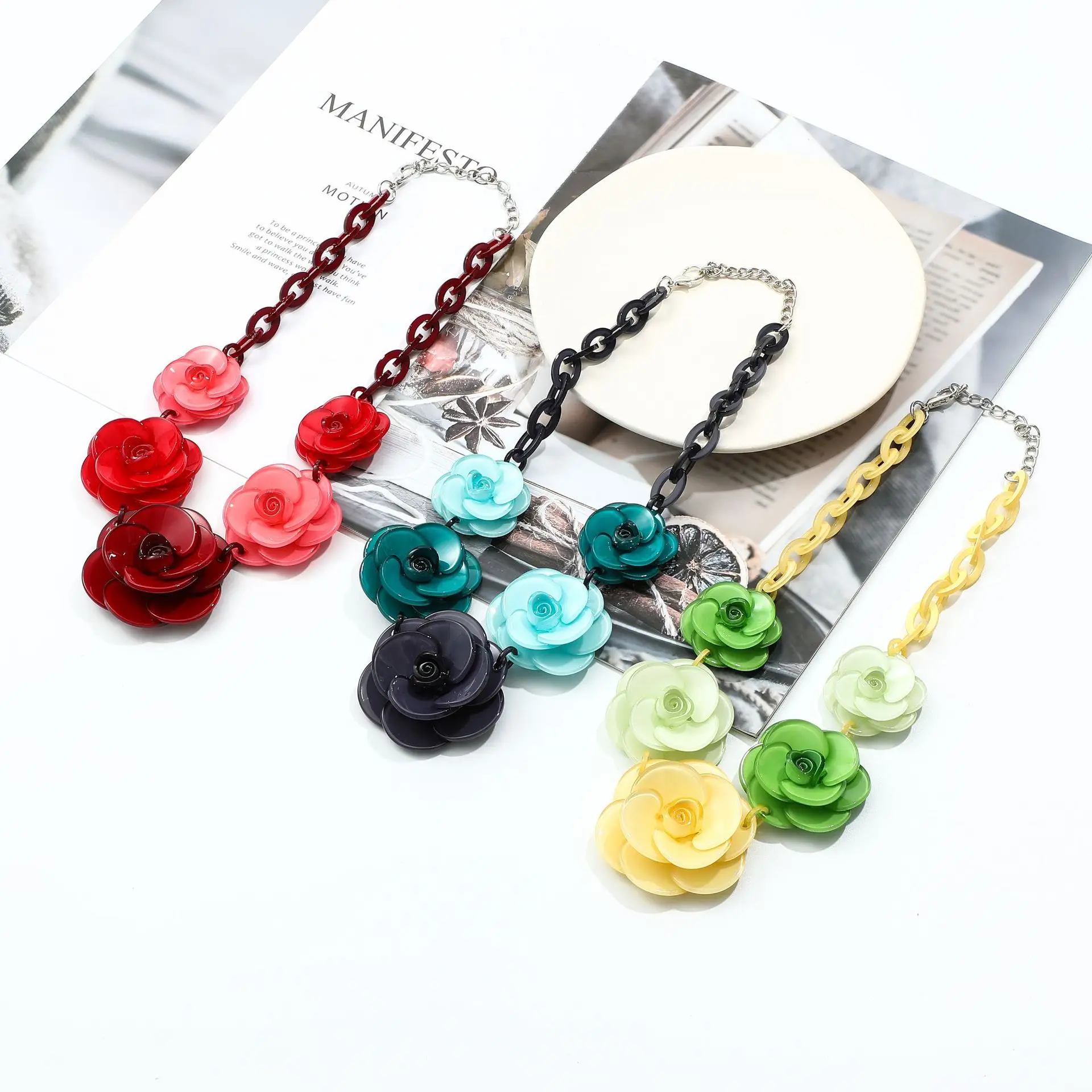 DIY accessories Core blue trade hot sale acrylic flower necklace, bohemian dopamine contrasting rose sweater chain
DIY accessories Core blue trade hot sale acrylic flower necklace, bohemian dopamine contrasting rose sweater chain