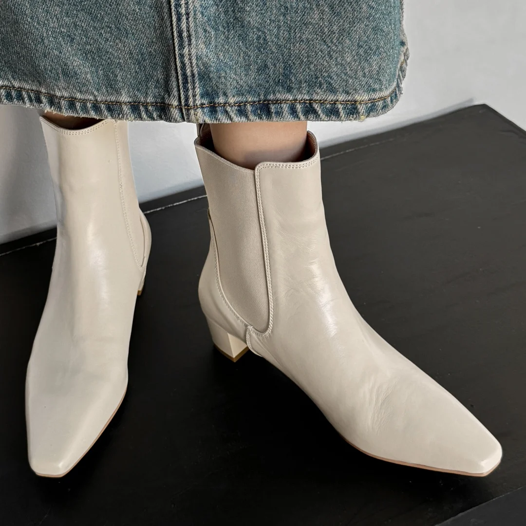 Women's cow leather elastic fabric patchwork slip-on autumn ankle Chelsea boots elegant ladies 4cm kitten heel daily dress shoes
Women's cow leather elastic fabric patchwork slip-on autumn ankle Chelsea boots elegant ladies 4cm kitten heel daily dress shoes