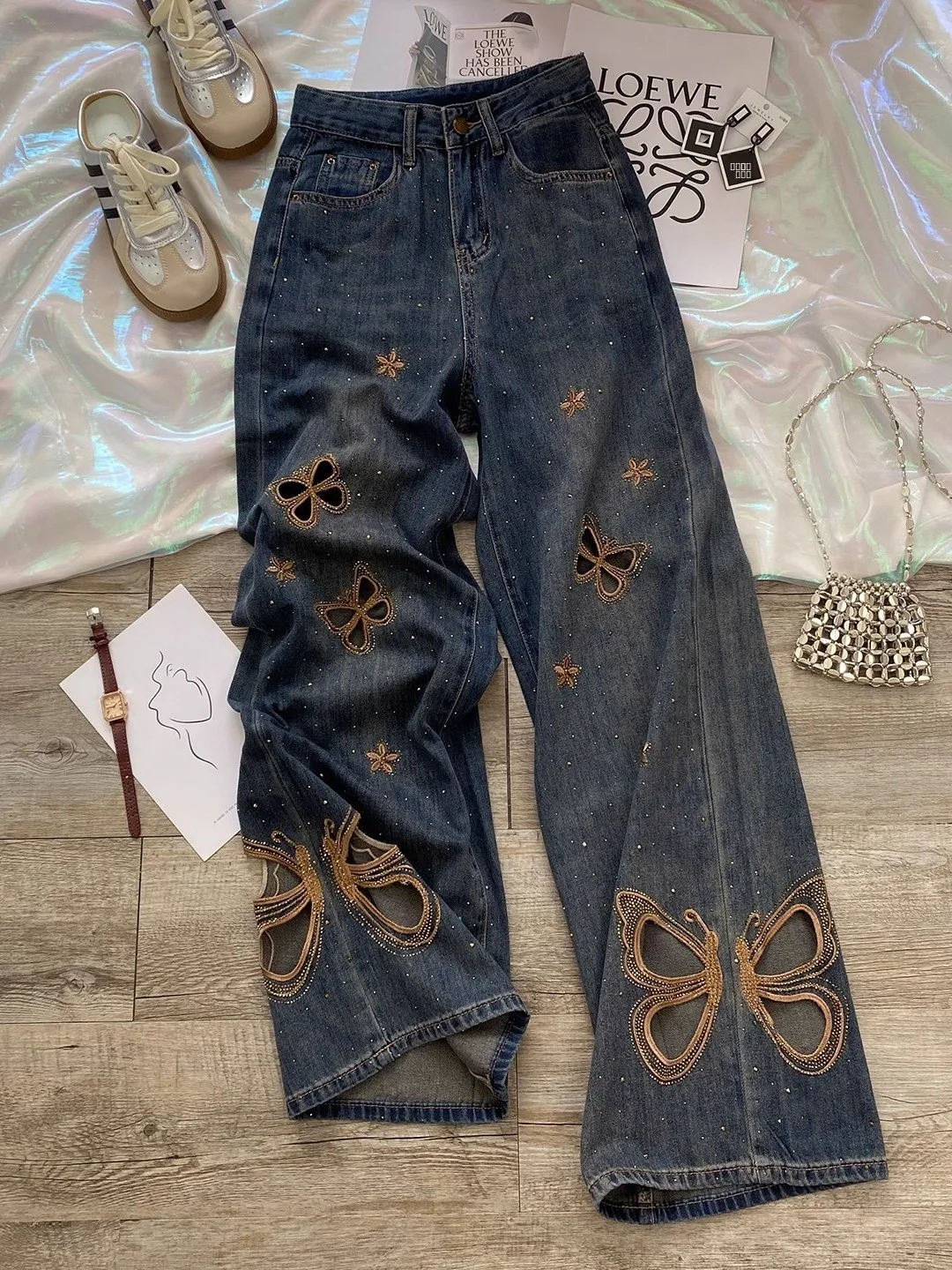 Loose Straight Leg Jeans Hollow out Wide Leg Design Rhinestone Men Women Spring Autumn Denim Pants Casual Wear
Loose Straight Leg Jeans Hollow out Wide Leg Design Rhinestone Men Women Spring Autumn Denim Pants Casual Wear