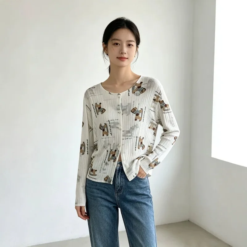 Miyake Pleated Blouse Women 2026 Summer Design Sense Pony Geometric Floral Print Pleats Cardigan Slim Long Sleeve Versatile Top
Miyake Pleated Blouse Women 2026 Summer Design Sense Pony Geometric Floral Print Pleats Cardigan Slim Long Sleeve Versatile Top
