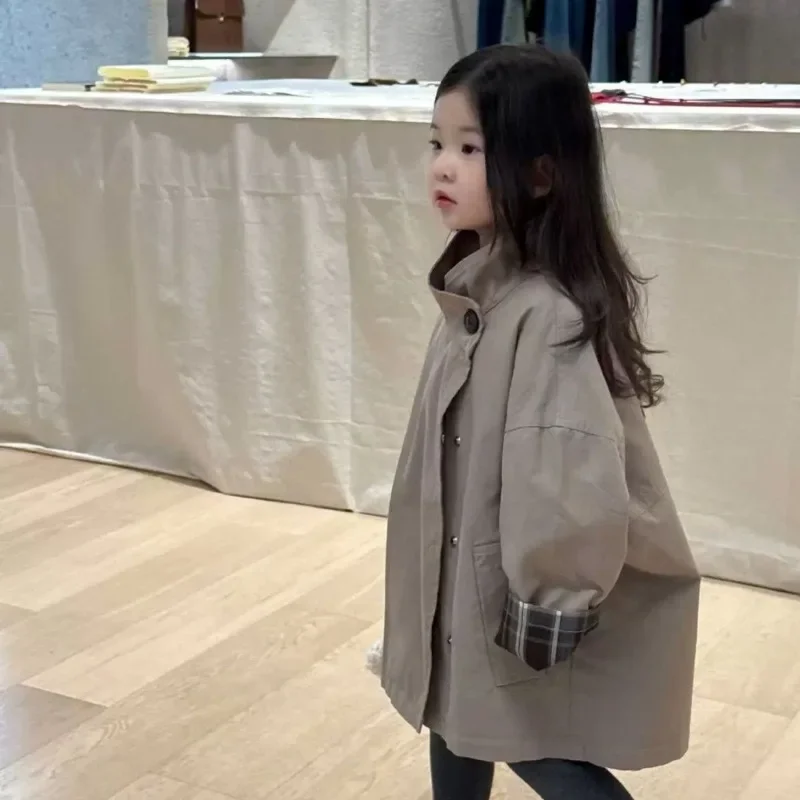 2025 New Girls' Large Autumn Windbreaker Barn Coat Retro British Style Kids Jacket
2025 New Girls' Large Autumn Windbreaker Barn Coat Retro British Style Kids Jacket