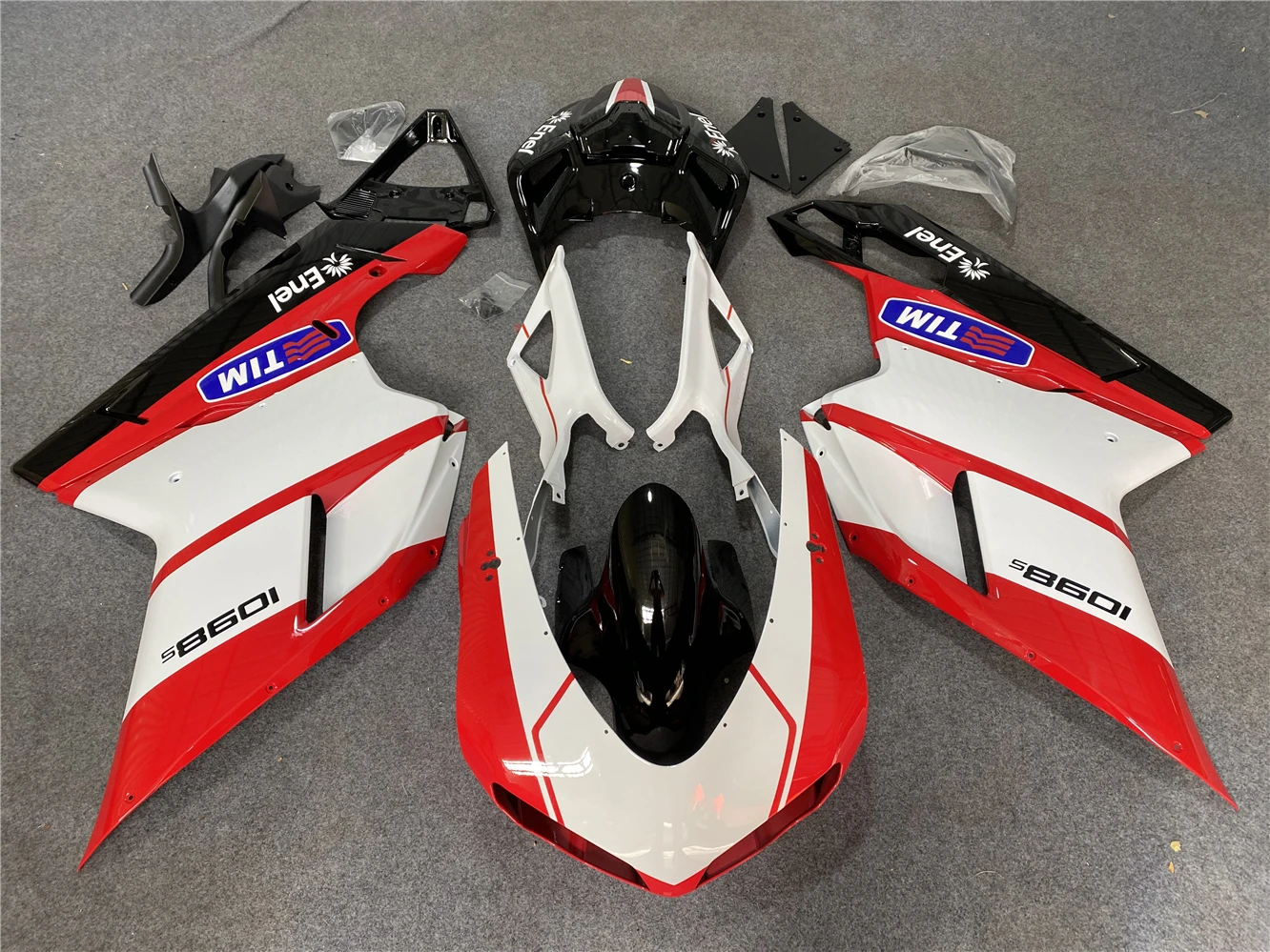 Комплект обтекателей для мотоцикла, пластиковый комплект кузова для DUCATI 1098, аксессуары для инъекций, полный кузов, красный, белый
Комплект обтекателей для мотоцикла, пластиковый комплект кузова для DUCATI 1098, аксессуары для инъекций, полный кузов, красный, белый
