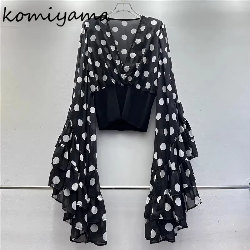 Ruffles Flare Sleeve Blusas Mujer V-neck Shirts & Blouses Temperament Woman Clothing New Polka Dot Ptint Camisas Chic Top
Ruffles Flare Sleeve Blusas Mujer V-neck Shirts & Blouses Temperament Woman Clothing New Polka Dot Ptint Camisas Chic Top