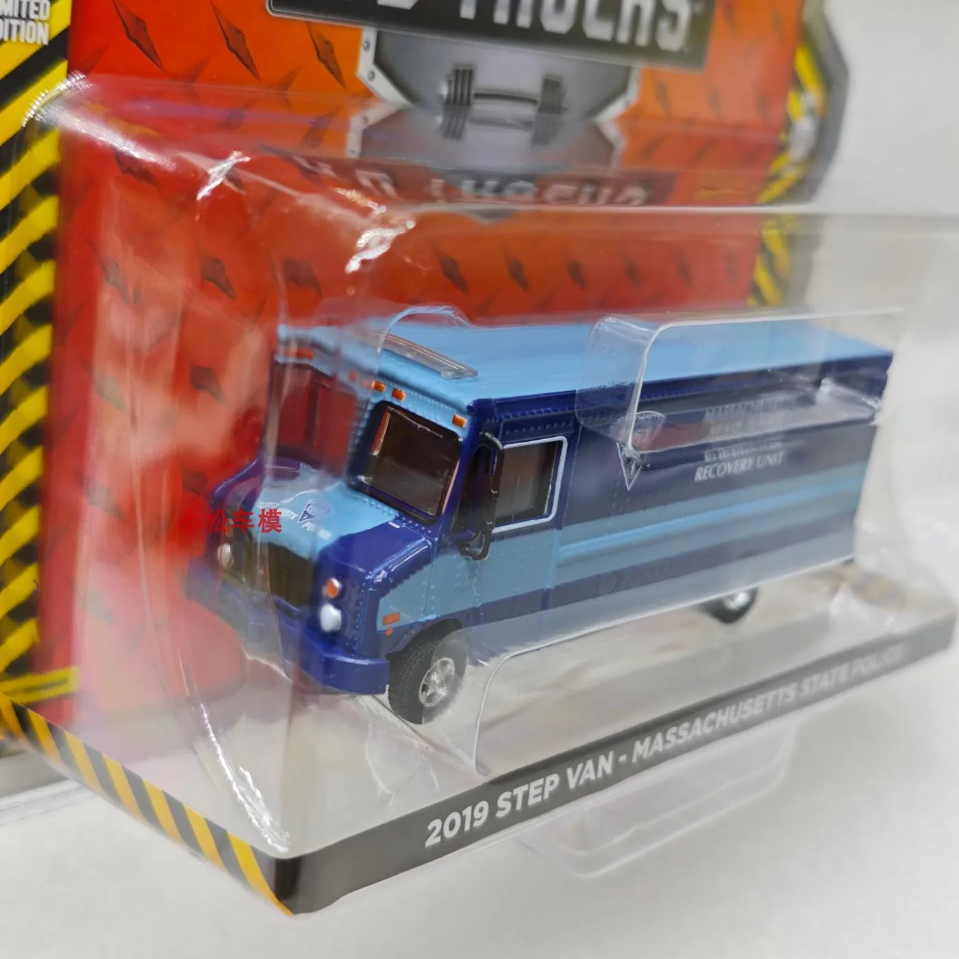 GreenLight 1:64 2019, Step Van Massachusetts, полиция, подводное восстановление 33260-C, имитация микромобиля из сплава, подарочная игрушка
GreenLight 1:64 2019, Step Van Massachusetts, полиция, подводное восстановление 33260-C, имитация микромобиля из сплава, подарочная игрушка