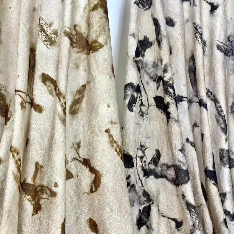 Кофейно-серый, черный, легкий лиоцелл с принтом, новый китайский стиль, весна-лето, дышащая влагоотводящая ткань из растительного волокна
Кофейно-серый, черный, легкий лиоцелл с принтом, новый китайский стиль, весна-лето, дышащая влагоотводящая ткань из растительного волокна