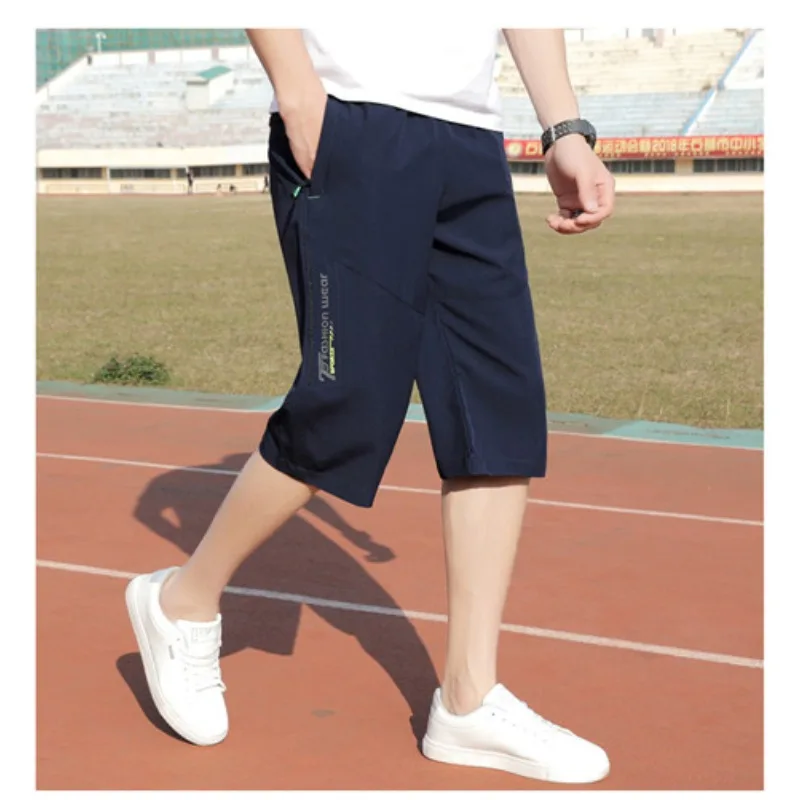 Мужские летние футбольные тренировочные шорты с быстрым высыханием и влагоотведением для активного отдыха, легкие, дышащие, модные укороченные шорты
Мужские летние футбольные тренировочные шорты с быстрым высыханием и влагоотведением для активного отдыха, легкие, дышащие, модные укороченные шорты