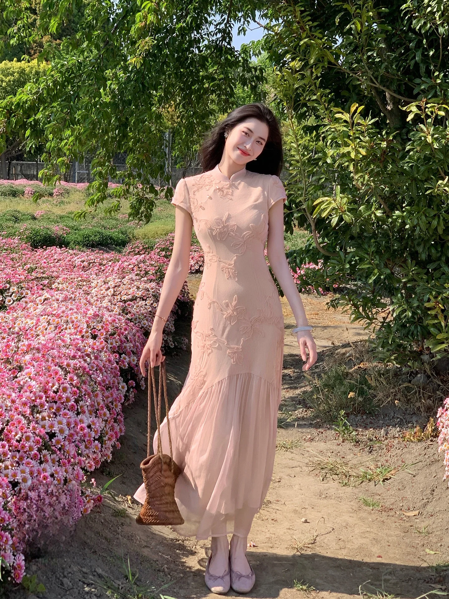 Pink New Chinese Style Three-dimensional Flower Summer Elastic Net Fish Tail Dress Ling Xian Zhi He Long Qipao Shor...
Pink New Chinese Style Three-dimensional Flower Summer Elastic Net Fish Tail Dress Ling Xian Zhi He Long Qipao Shor...