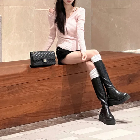 7832 Pei Zhixiu Celebrity Style Deep V Neck Strap Off Shoulder Ribbed Irregular Waist Backless Knitted Top For Women
7832 Pei Zhixiu Celebrity Style Deep V Neck Strap Off Shoulder Ribbed Irregular Waist Backless Knitted Top For Women