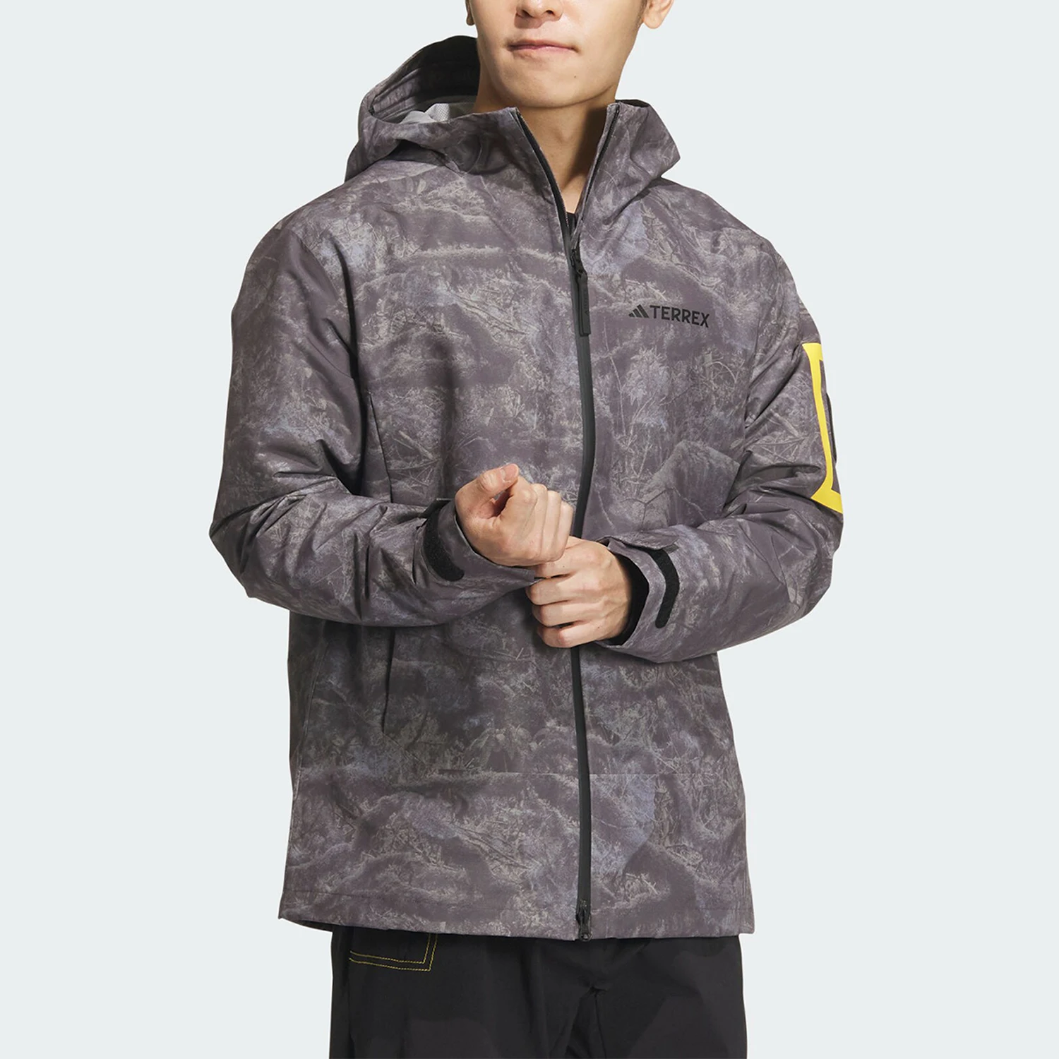 Adidas Official Genuine National Geographic Co-branded Men's Outdoor Jacket IS9512
Adidas Official Genuine National Geographic Co-branded Men's Outdoor Jacket IS9512