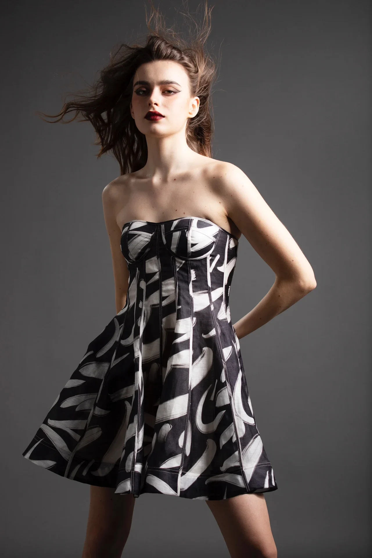 Women Strapless Printed Ruffles Hem Silk Linen Camisole Mini Dress vestidos de mujer
Women Strapless Printed Ruffles Hem Silk Linen Camisole Mini Dress vestidos de mujer