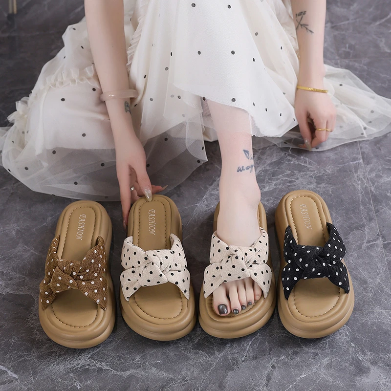 Summer Fashion Women Open Toe Polka Dot Thick-soled Slippers Fashion Ladies Comfort Outdoor Soft-soled Sandbeach Slippers
Summer Fashion Women Open Toe Polka Dot Thick-soled Slippers Fashion Ladies Comfort Outdoor Soft-soled Sandbeach Slippers