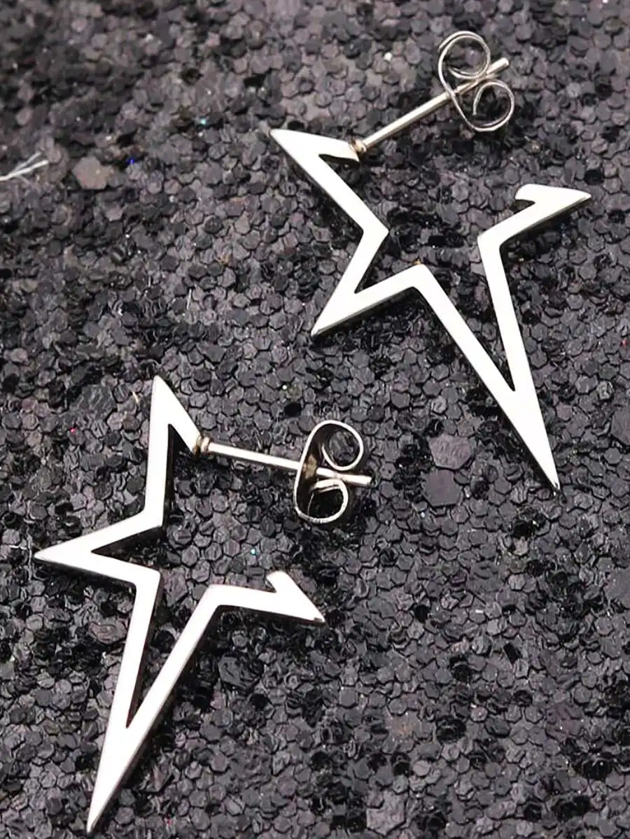 Star-shaped hoop earrings made of stainless steel, elegant and lightweight design for daily wear
Star-shaped hoop earrings made of stainless steel, elegant and lightweight design for daily wear