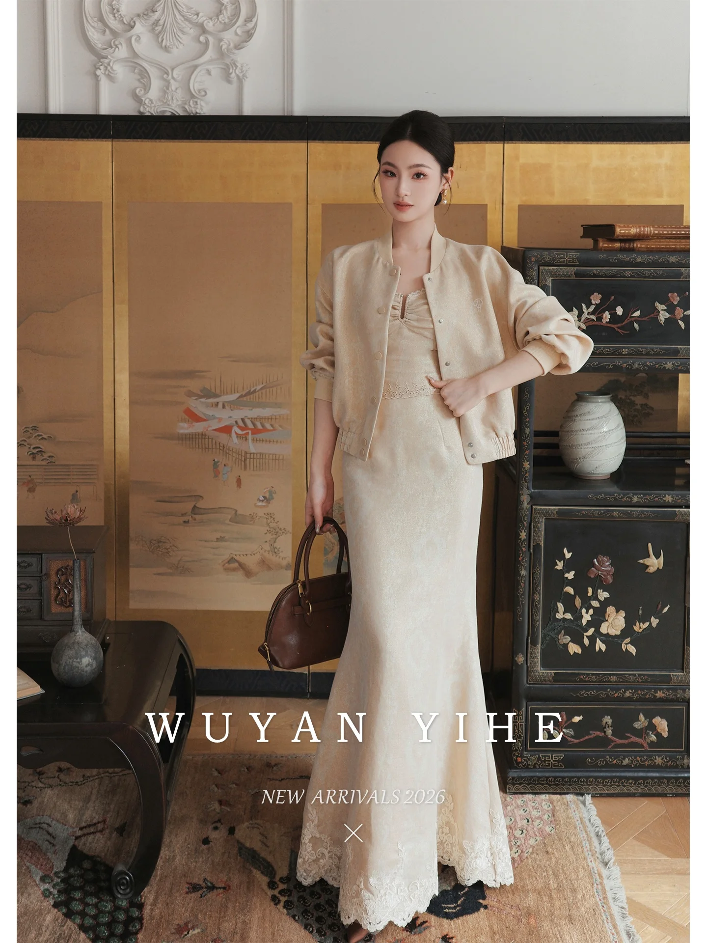 Gold Embroidered Casual Jacket with Halter Skirt Set Heavy Work Cotton Linen Blend Spring Fashion Women's Ensemble
Gold Embroidered Casual Jacket with Halter Skirt Set Heavy Work Cotton Linen Blend Spring Fashion Women's Ensemble