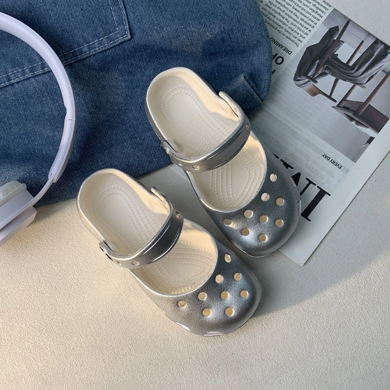 Kids'Casual Sandals EVA Summer Fashion Outdoor Soft Bottom Children Breathable Anti-slip Beach shoes Silver Size 24-41
Kids'Casual Sandals EVA Summer Fashion Outdoor Soft Bottom Children Breathable Anti-slip Beach shoes Silver Size 24-41