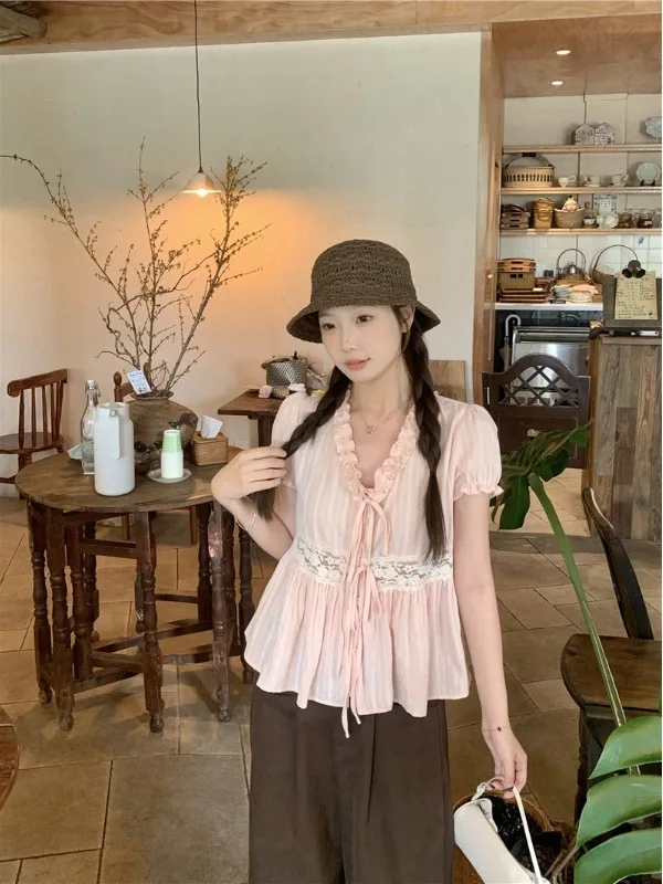 plus Size Women's Short Sleeve Shirt V-Neck Lace Splice Doll Top Summer New Style Korean Style Commute Hollow out Stitching
plus Size Women's Short Sleeve Shirt V-Neck Lace Splice Doll Top Summer New Style Korean Style Commute Hollow out Stitching