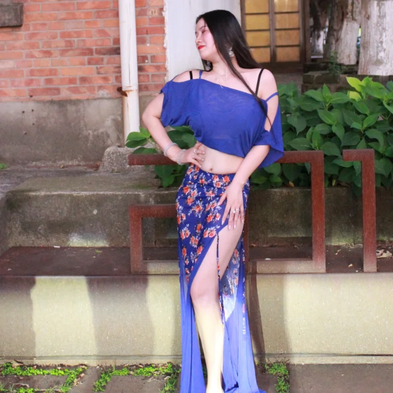 Новый женский костюм для танца живота, свободный топ с короткими рукавами + юбка с принтом премиум-класса, комплект одежды для восточных танцев
Новый женский костюм для танца живота, свободный топ с короткими рукавами + юбка с принтом премиум-класса, комплект одежды для восточных танцев