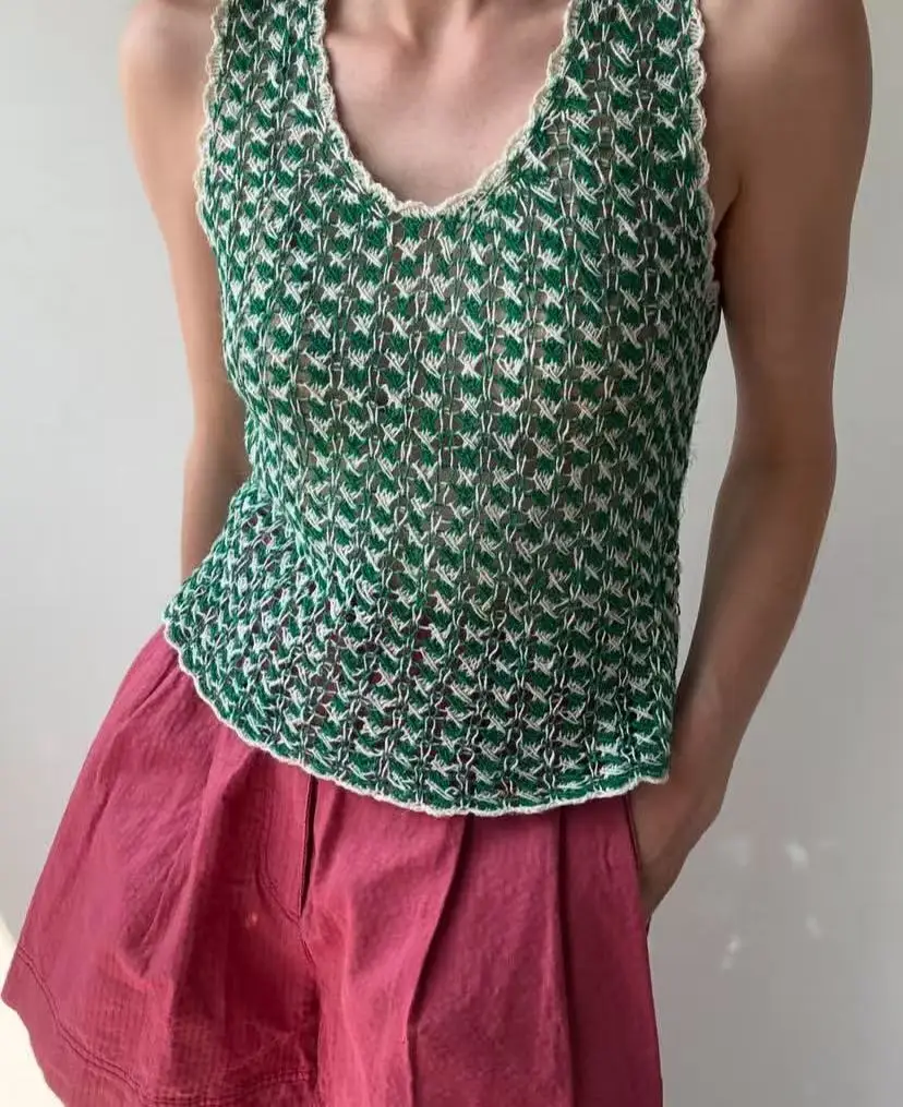 Summer New Hollow Knitted Tank Top for Women, Korean Retro, Loose, Sleeveless, Versatile, Strap Thin
Summer New Hollow Knitted Tank Top for Women, Korean Retro, Loose, Sleeveless, Versatile, Strap Thin
