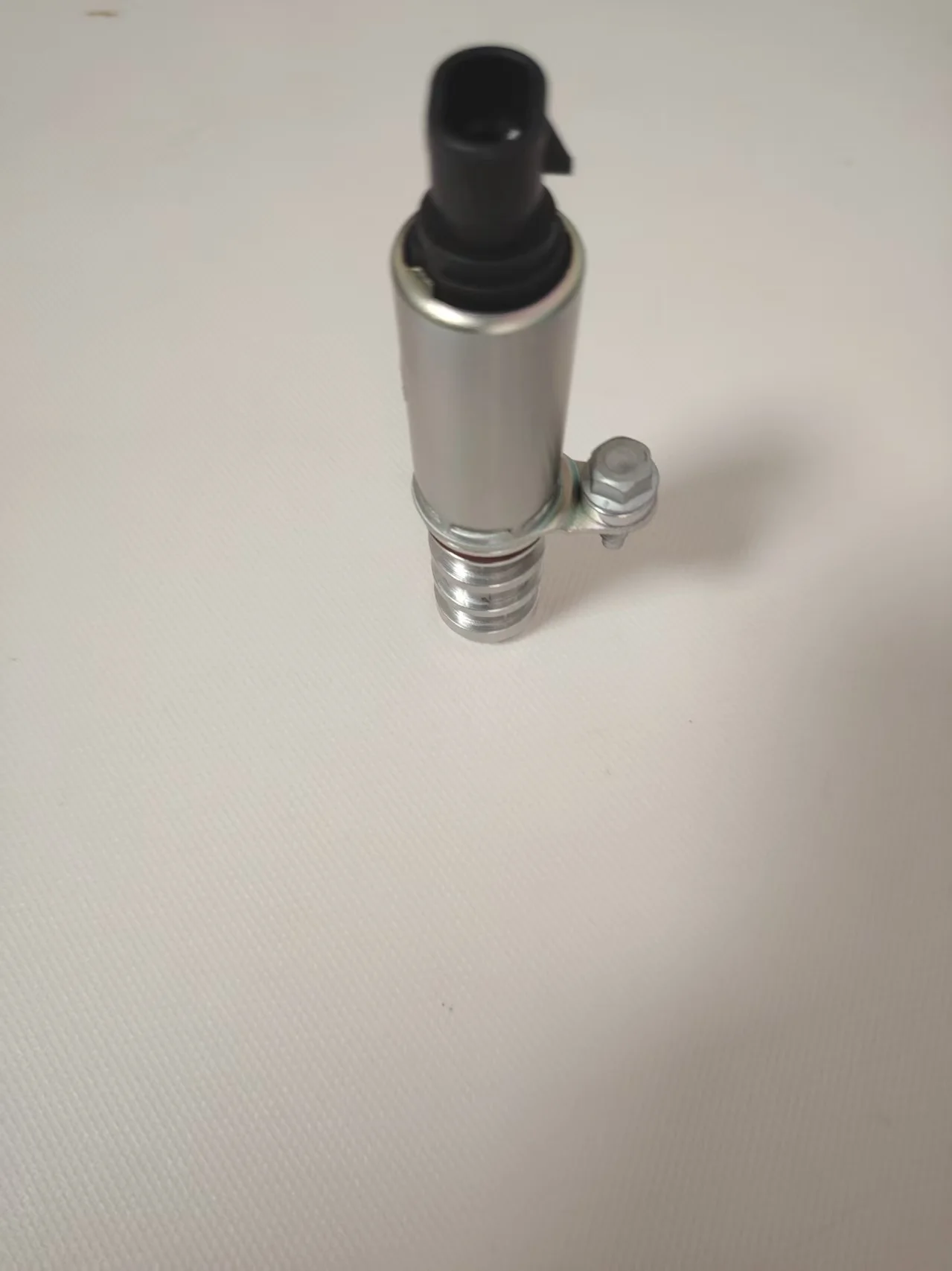 12655421 Variable Valve Timing Vvt Solenoid Valve Actuator Camshaft Solenoid Valve Exhaust Camshaft Solenoid Valve Suitable for Buick Chevrolet 2.0L 2.4L Models
12655421 Variable Valve Timing Vvt Solenoid Valve Actuator Camshaft Solenoid Valve Exhaust Camshaft Solenoid Valve Suitable for Buick Chevrolet 2.0L 2.4L Models