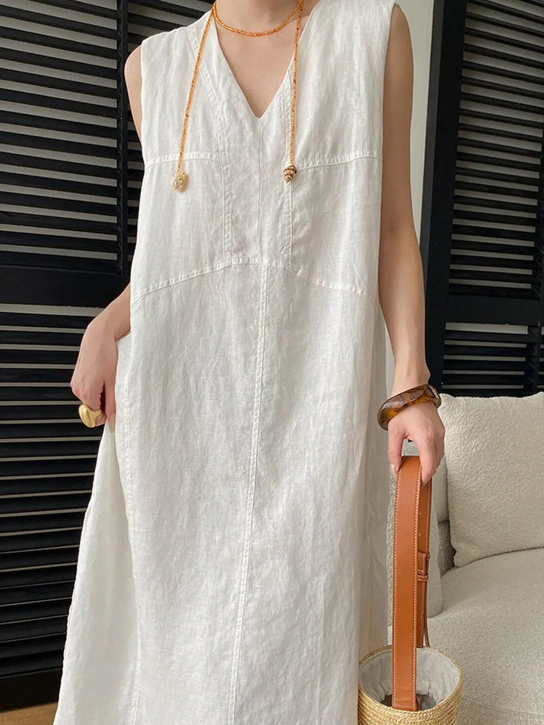 V-Neck Sleeveless Long Dress 2026 Loose Fit Asymmetrical High Waist Comfortable Breathable Skin-Friendly Summer Women's Dress
V-Neck Sleeveless Long Dress 2026 Loose Fit Asymmetrical High Waist Comfortable Breathable Skin-Friendly Summer Women's Dress