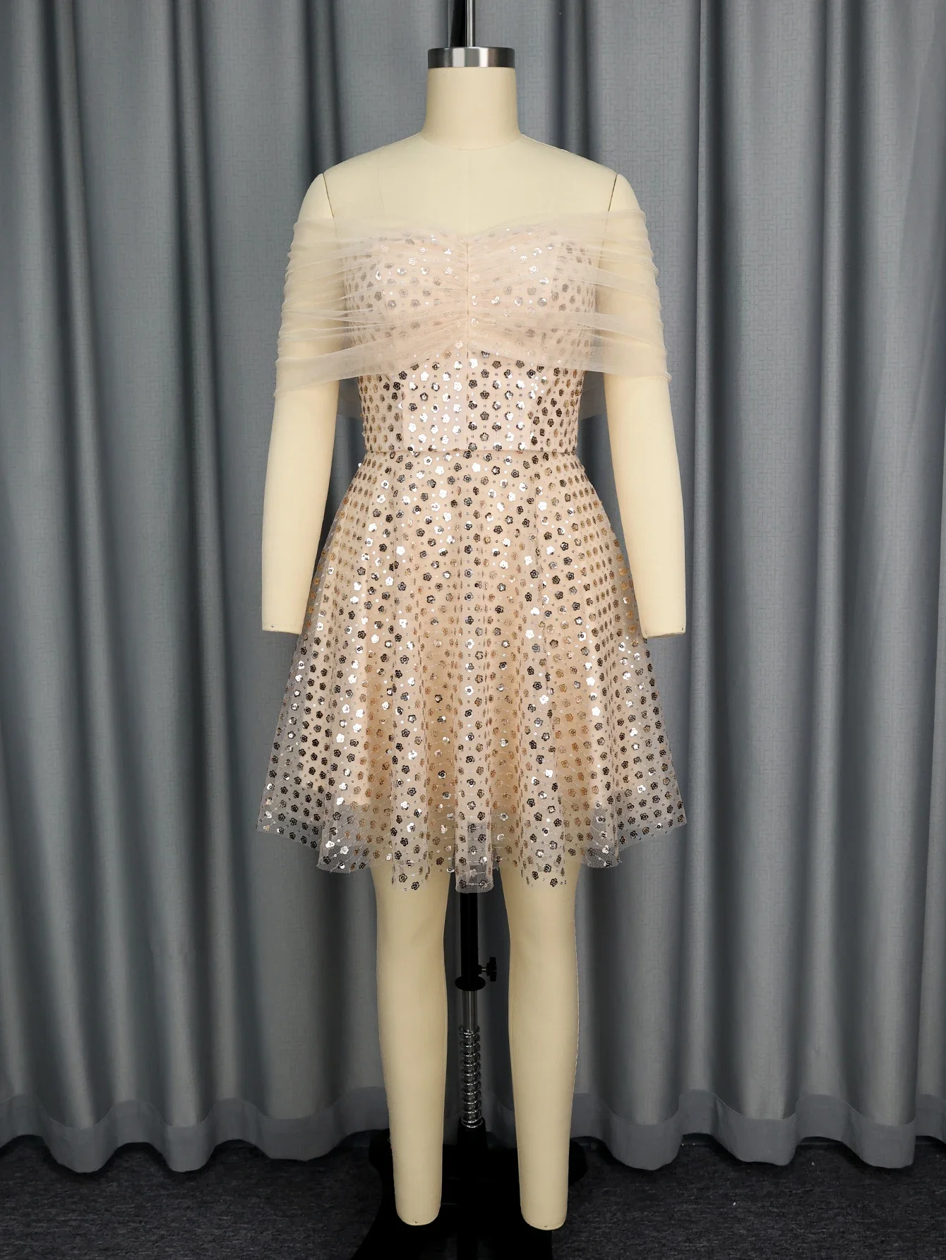Women's Strapless Off-Shoulder Mesh Capelet Sequin Dress A - Line Party Mini Dress Sparkly Cocktail Evening Gown Prom Night Out
Women's Strapless Off-Shoulder Mesh Capelet Sequin Dress A - Line Party Mini Dress Sparkly Cocktail Evening Gown Prom Night Out