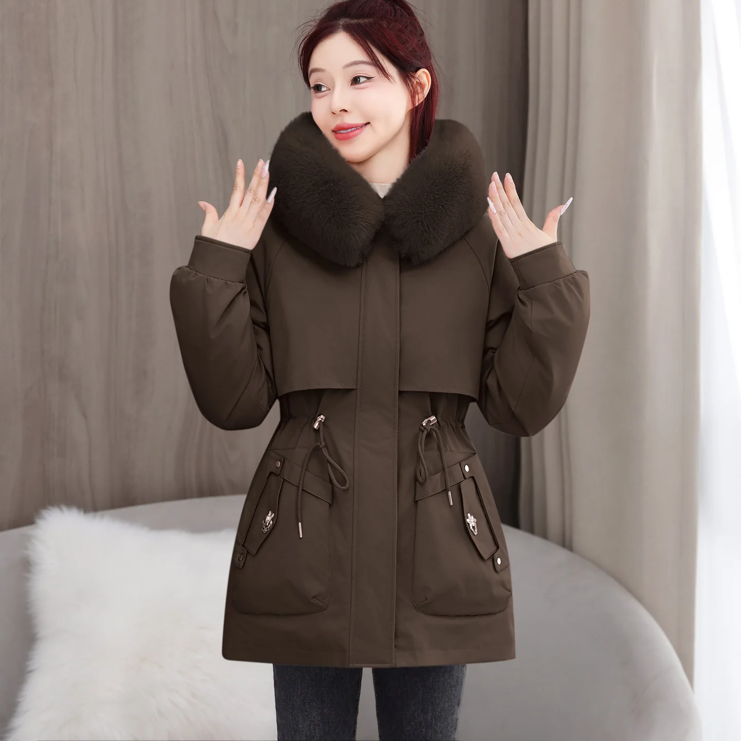 Женская зимняя парка для сноуборда, с подкладкой из рами, с диагональной нитью, матовая, облегающая, с V-образным вырезом, укороченная, модная, для среднего возраста, хит продаж
Женская зимняя парка для сноуборда, с подкладкой из рами, с диагональной нитью, матовая, облегающая, с V-образным вырезом, укороченная, модная, для среднего возраста, хит продаж