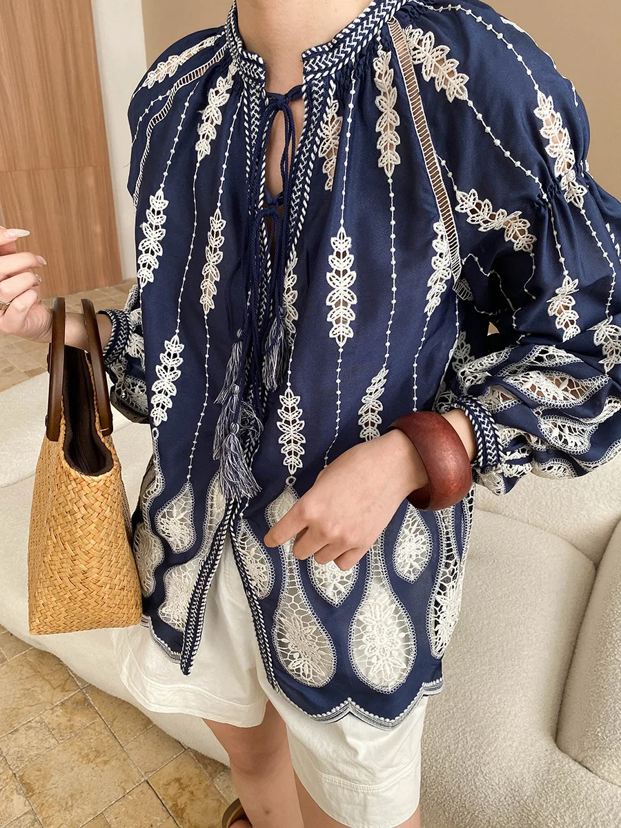 Spring and summer women's casual solid color round neck long sleeved hollow embroidery loose shirt
Spring and summer women's casual solid color round neck long sleeved hollow embroidery loose shirt
