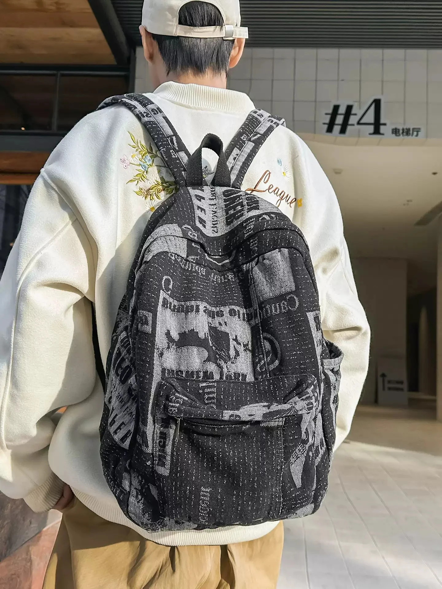 Fashion Brand Personality Outdoor Backpacks Washing Canvas High Street Handsome School Bag Unisex Casual High Capacity
Fashion Brand Personality Outdoor Backpacks Washing Canvas High Street Handsome School Bag Unisex Casual High Capacity