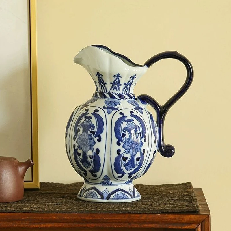 Exquisite Ceramic Vase Antique Blue White Porcelain Flower Container Living Room Home Decoration Flower Porcelain Vase Crafts
Exquisite Ceramic Vase Antique Blue White Porcelain Flower Container Living Room Home Decoration Flower Porcelain Vase Crafts