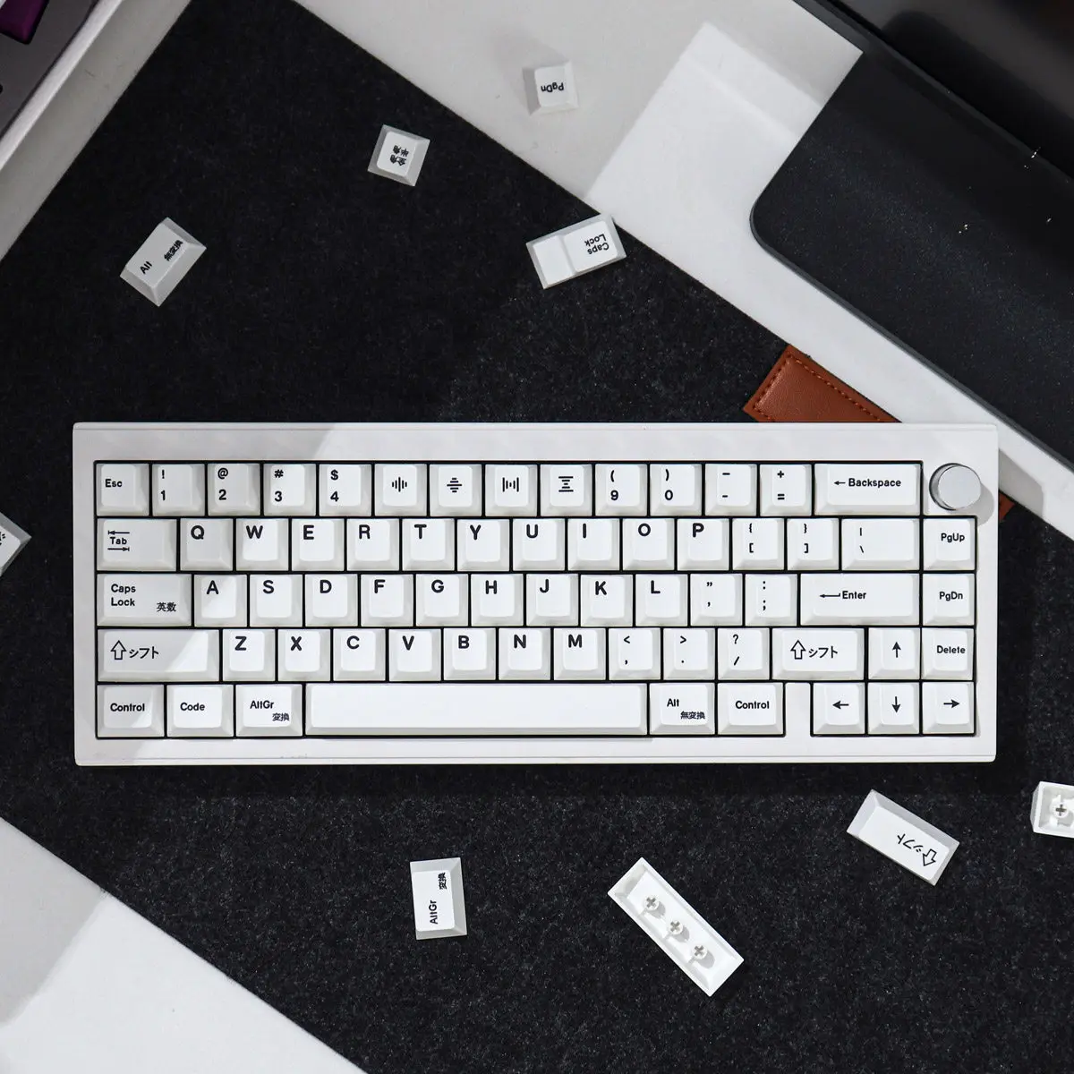 Minimalist white English/Japanese 129 keys mechanical keyboard keycaps PBT sublimation original factory high adaptation 61/64/84
Minimalist white English/Japanese 129 keys mechanical keyboard keycaps PBT sublimation original factory high adaptation 61/64/84