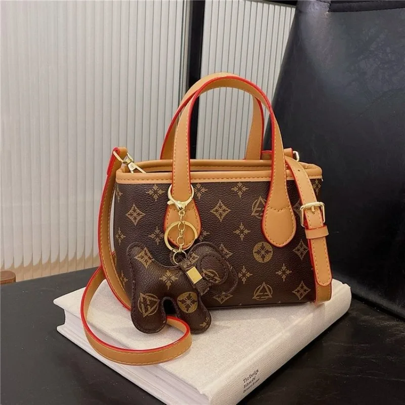 High-End Women Messenger Bag Luxury Designer Leather Classic Elegant Solid Color Large Capacity Diaper Bags For Ladies
High-End Women Messenger Bag Luxury Designer Leather Classic Elegant Solid Color Large Capacity Diaper Bags For Ladies