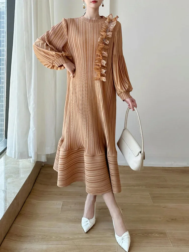 Pleated Three-dimensional Embroidered Luxury Dress Lantern Sleeves Ruffle Party Dresses Female Elegant 2025 New 2DB2235
Pleated Three-dimensional Embroidered Luxury Dress Lantern Sleeves Ruffle Party Dresses Female Elegant 2025 New 2DB2235
