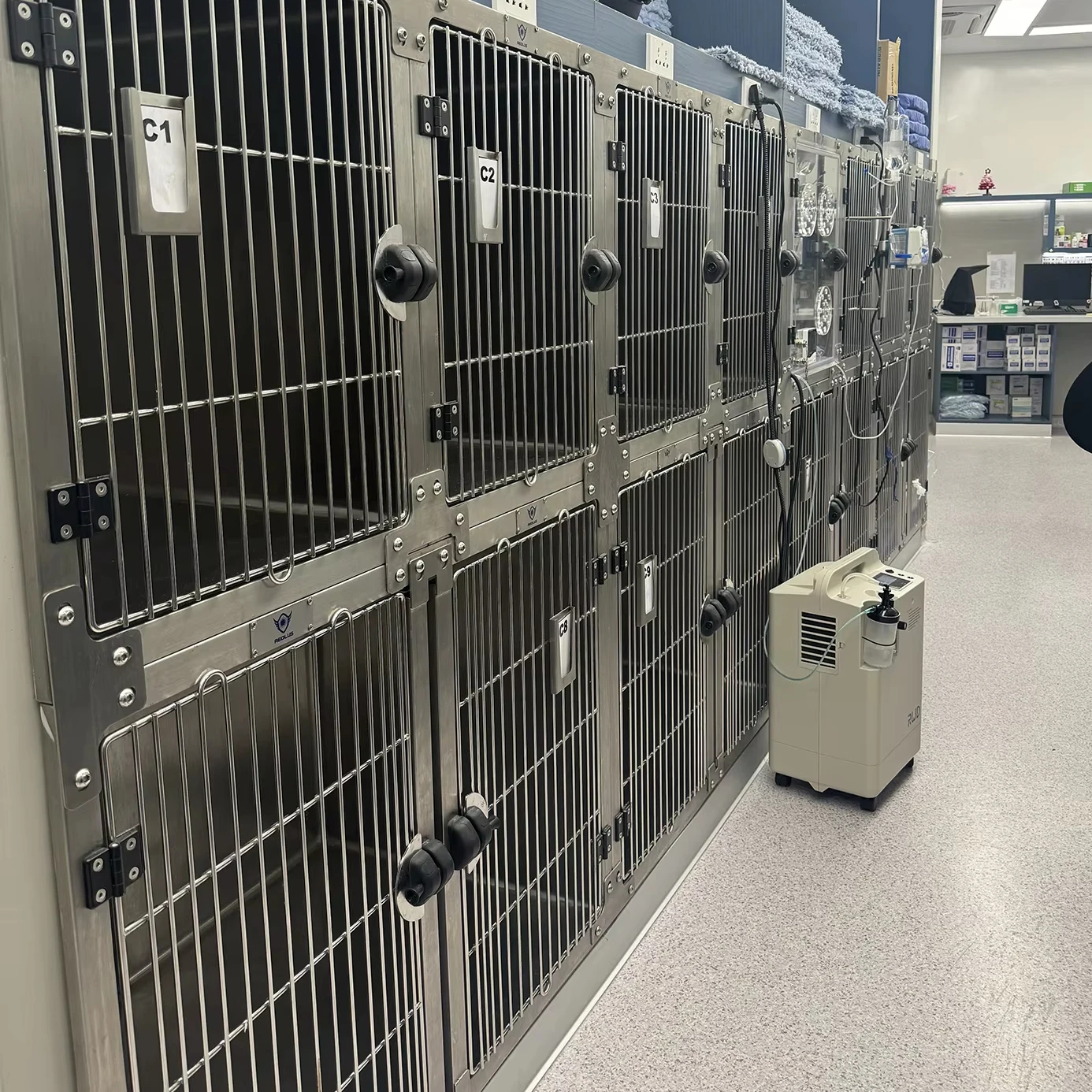 Veterinary Animal Clinic Round Corner Cage Dog Crate Furniture High Quality 304 Stainless Steel Pet Cage
Veterinary Animal Clinic Round Corner Cage Dog Crate Furniture High Quality 304 Stainless Steel Pet Cage