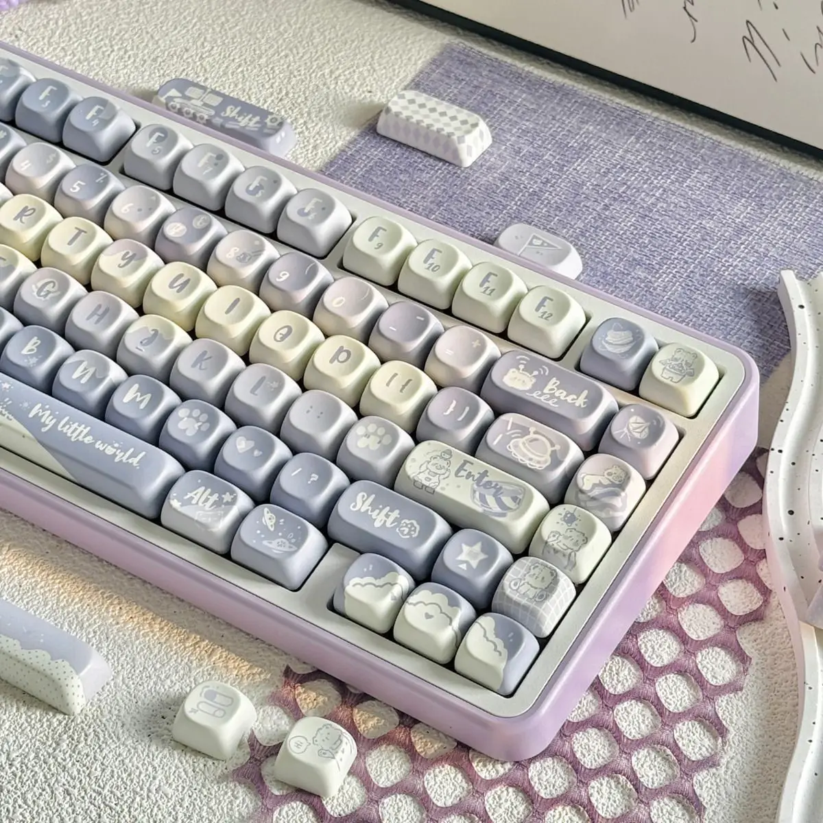 Cute Little Bear Theme Keycaps MOA Profile 130 Keys Blue Key Cap Square PBT Keycaps Thermal Sublimation Mechanical Keyboard Ca
Cute Little Bear Theme Keycaps MOA Profile 130 Keys Blue Key Cap Square PBT Keycaps Thermal Sublimation Mechanical Keyboard Ca