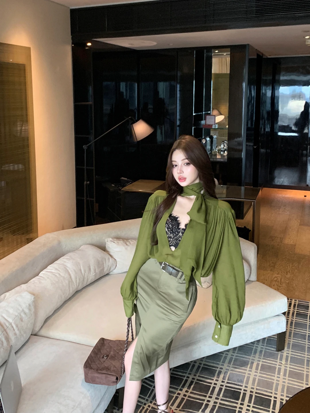 Loose Fit Long Sleeve Chiffon Shirt Women's Spring Green Thin Style Top Belted Tie Design Casual Commute Korean Version
Loose Fit Long Sleeve Chiffon Shirt Women's Spring Green Thin Style Top Belted Tie Design Casual Commute Korean Version
