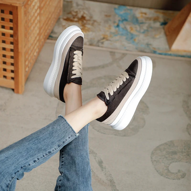 Silk Satin Women's Sneakers Spor Thi Bot Heightening oes Casual Faion round Toe Rubber Sole Comfortable All-Weather
Silk Satin Women's Sneakers Spor Thi Bot Heightening oes Casual Faion round Toe Rubber Sole Comfortable All-Weather
