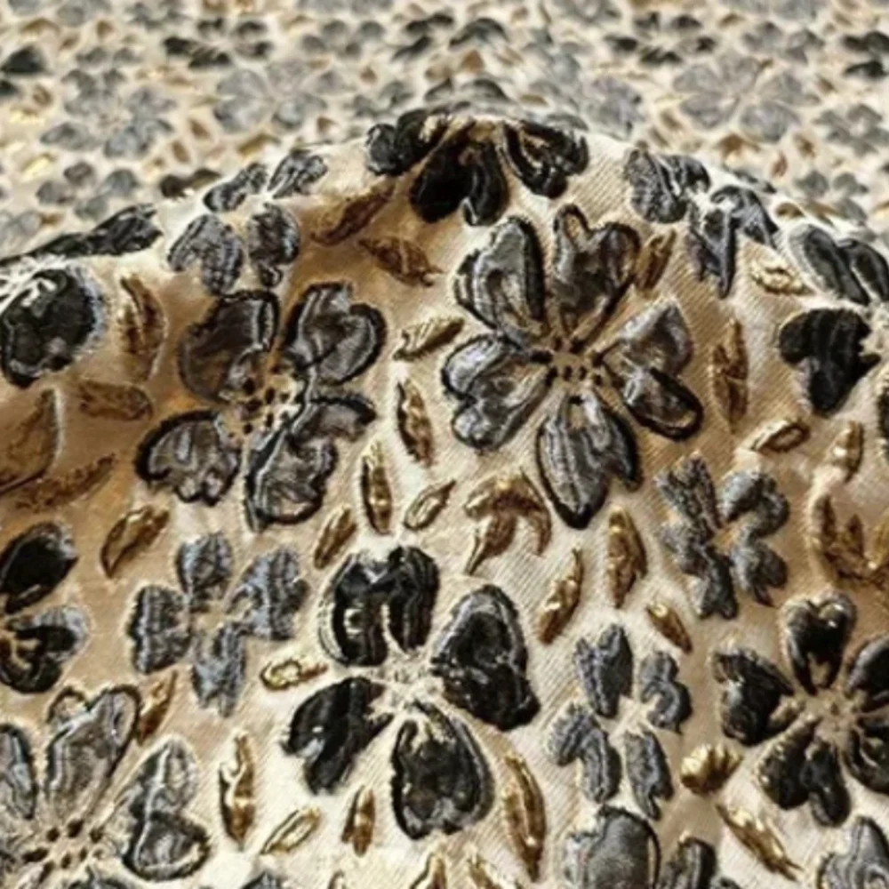 Brocade Metal Wire Dress Fabric Elegant Yarn Dyed Jacquard Garment Trench Coat Suit Cloth for Sewing By The Meter
Brocade Metal Wire Dress Fabric Elegant Yarn Dyed Jacquard Garment Trench Coat Suit Cloth for Sewing By The Meter
