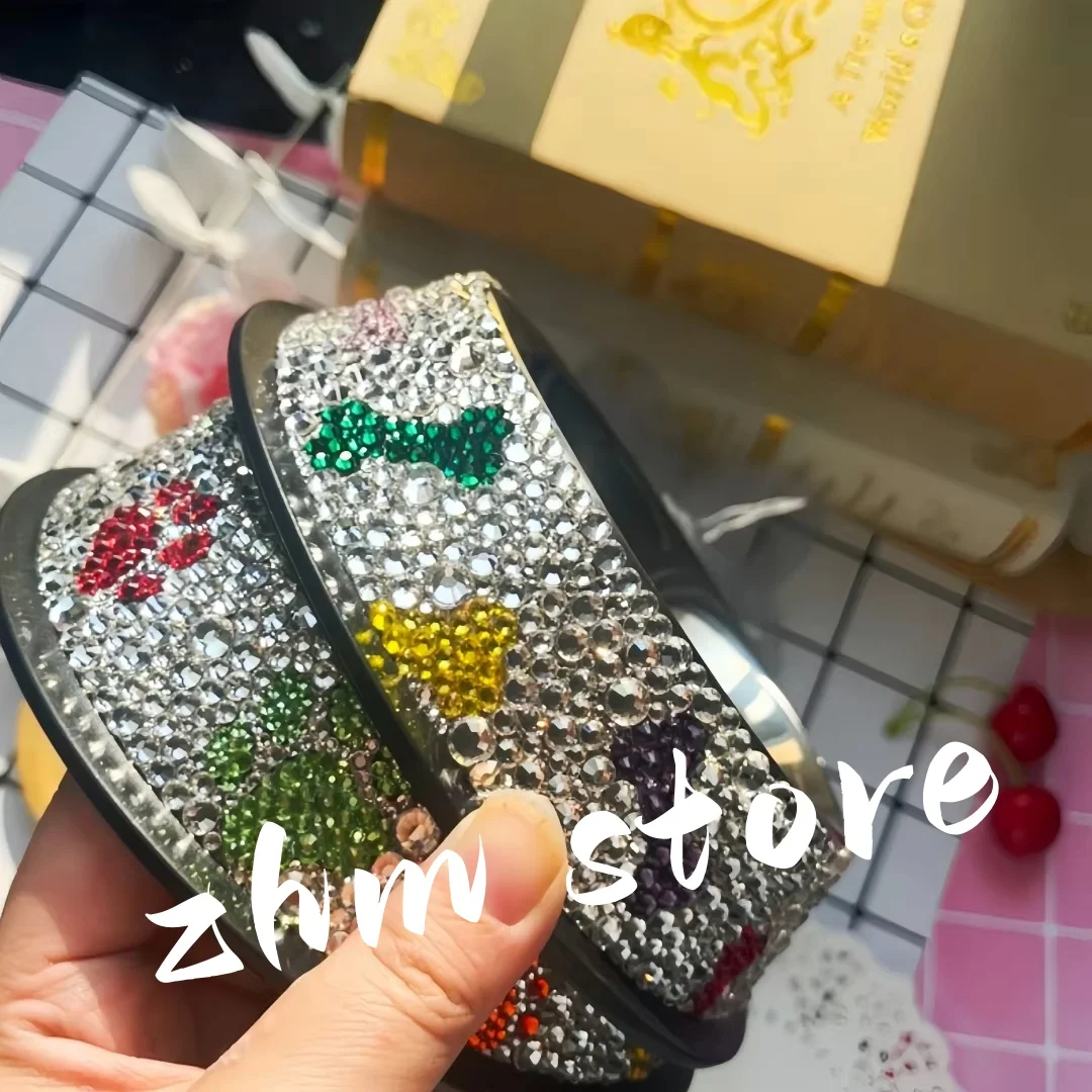 Сверкающие миски для собак и кошек ручной работы из нержавеющей стали, инкрустированные стразами, доступны на заказ красочные узоры
Сверкающие миски для собак и кошек ручной работы из нержавеющей стали, инкрустированные стразами, доступны на заказ красочные узоры