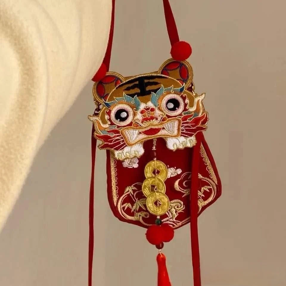 Chinese Traditional Hanfu Handbag Ancient Bag Chinese Style Nee Year Embroidery Tiger Bag Decor Hanfu Accessories Vintage Bag
Chinese Traditional Hanfu Handbag Ancient Bag Chinese Style Nee Year Embroidery Tiger Bag Decor Hanfu Accessories Vintage Bag
