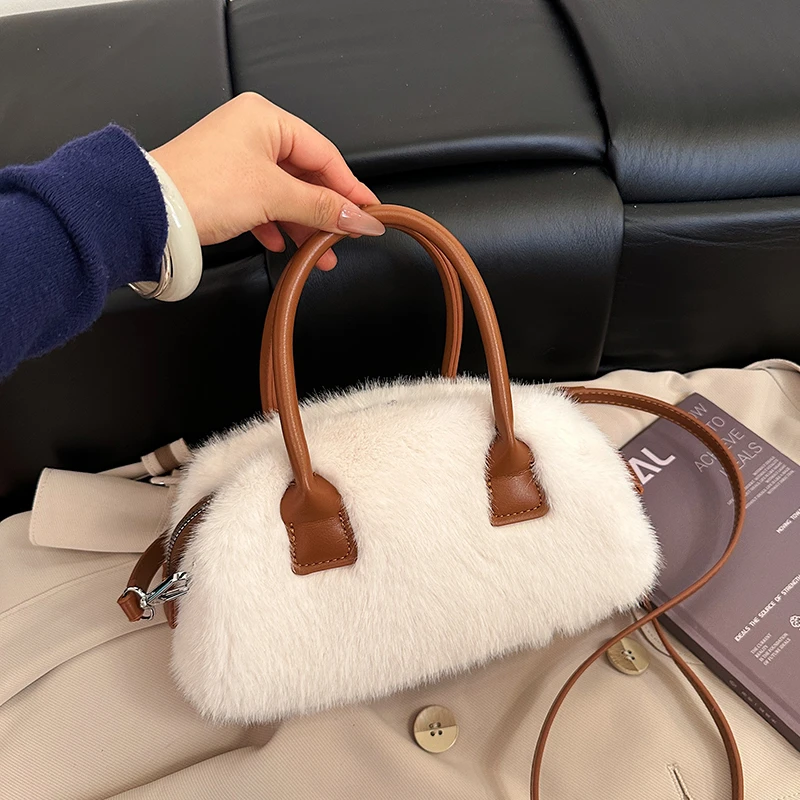 Осенне-зимняя плюшевая сумка в ленивом стиле для женщин 2026, новая модная плюшевая маленькая сумка через плечо 란 가방을 비스 assor 매다
Осенне-зимняя плюшевая сумка в ленивом стиле для женщин 2026, новая модная плюшевая маленькая сумка через плечо 란 가방을 비스 assor 매다