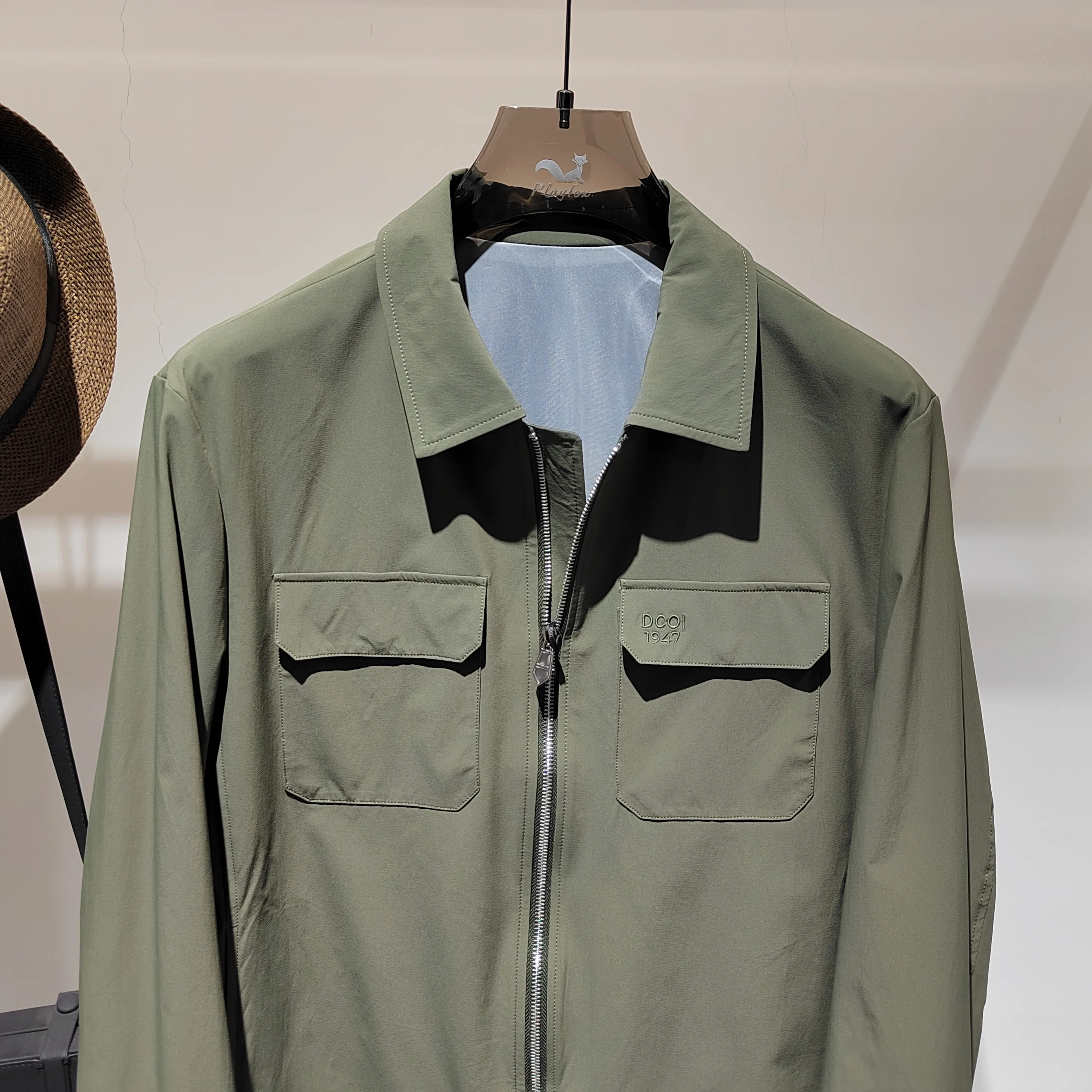 Новая весенняя облегающая рабочая одежда с длинным свековым воротником, мужская модная цветная верхняя одежда из дышащего полиэфирного волокна
Новая весенняя облегающая рабочая одежда с длинным свековым воротником, мужская модная цветная верхняя одежда из дышащего полиэфирного волокна