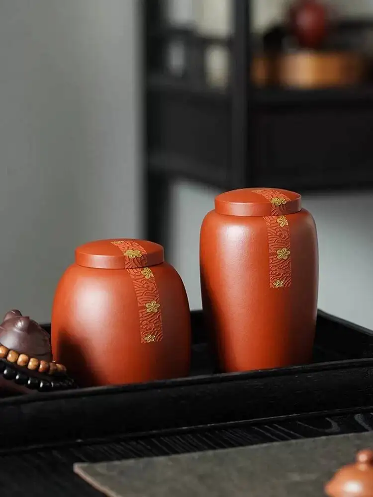 Yihu Chun Yixing Purple Canister, Premium Small Tea Canister For Awakening Tea, Original Mineral Clay Hand-Engraved With Gold
Yihu Chun Yixing Purple Canister, Premium Small Tea Canister For Awakening Tea, Original Mineral Clay Hand-Engraved With Gold