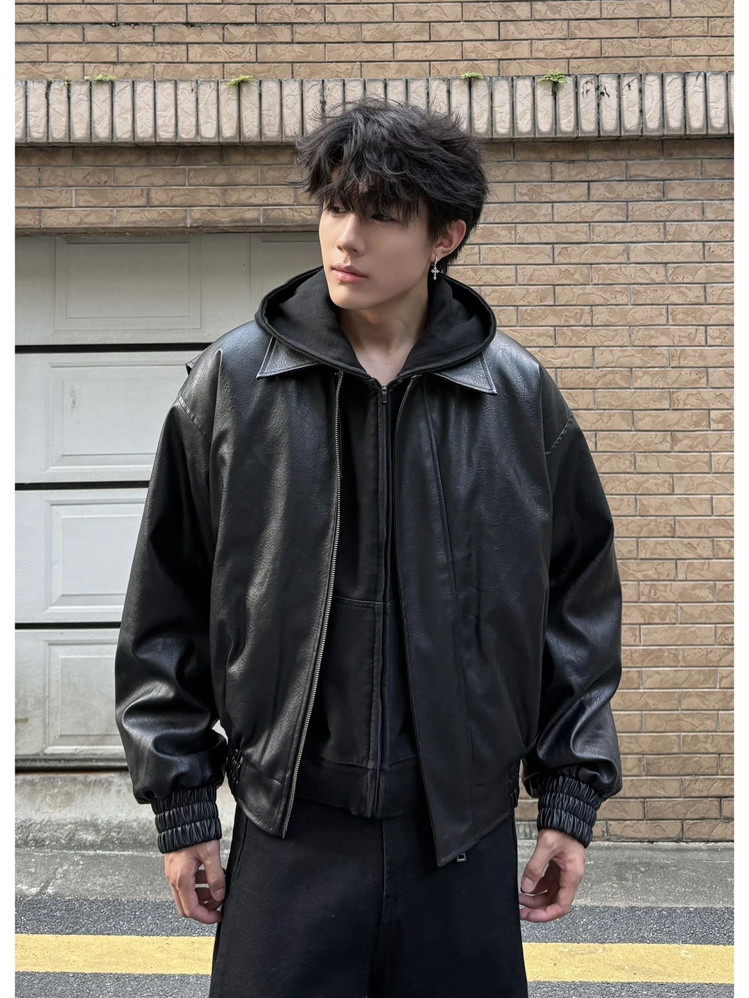 Retro American Padded oulder Leather Jaet Men's Women's Casual Street ort Versatile Leisure Couple Outerwear
Retro American Padded oulder Leather Jaet Men's Women's Casual Street ort Versatile Leisure Couple Outerwear