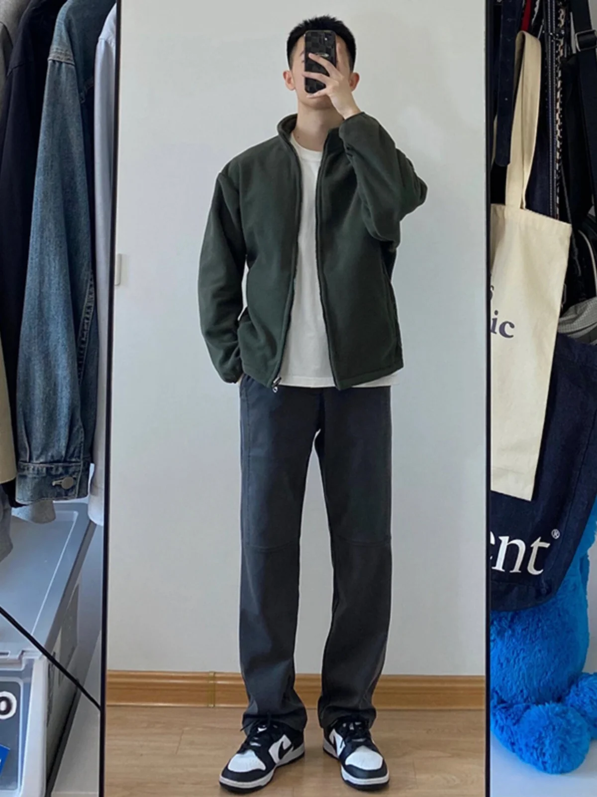 Мужские рабочие брюки на осень-зиму: утепленные, повседневные, свободного прямого кроя, с лоскутным дизайном, комфортные
Мужские рабочие брюки на осень-зиму: утепленные, повседневные, свободного прямого кроя, с лоскутным дизайном, комфортные